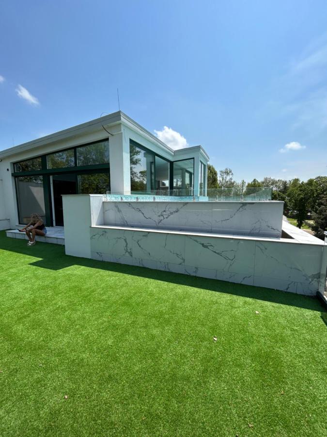 Villa Bauhaus Dream Deluxe T Siófok Exterior foto